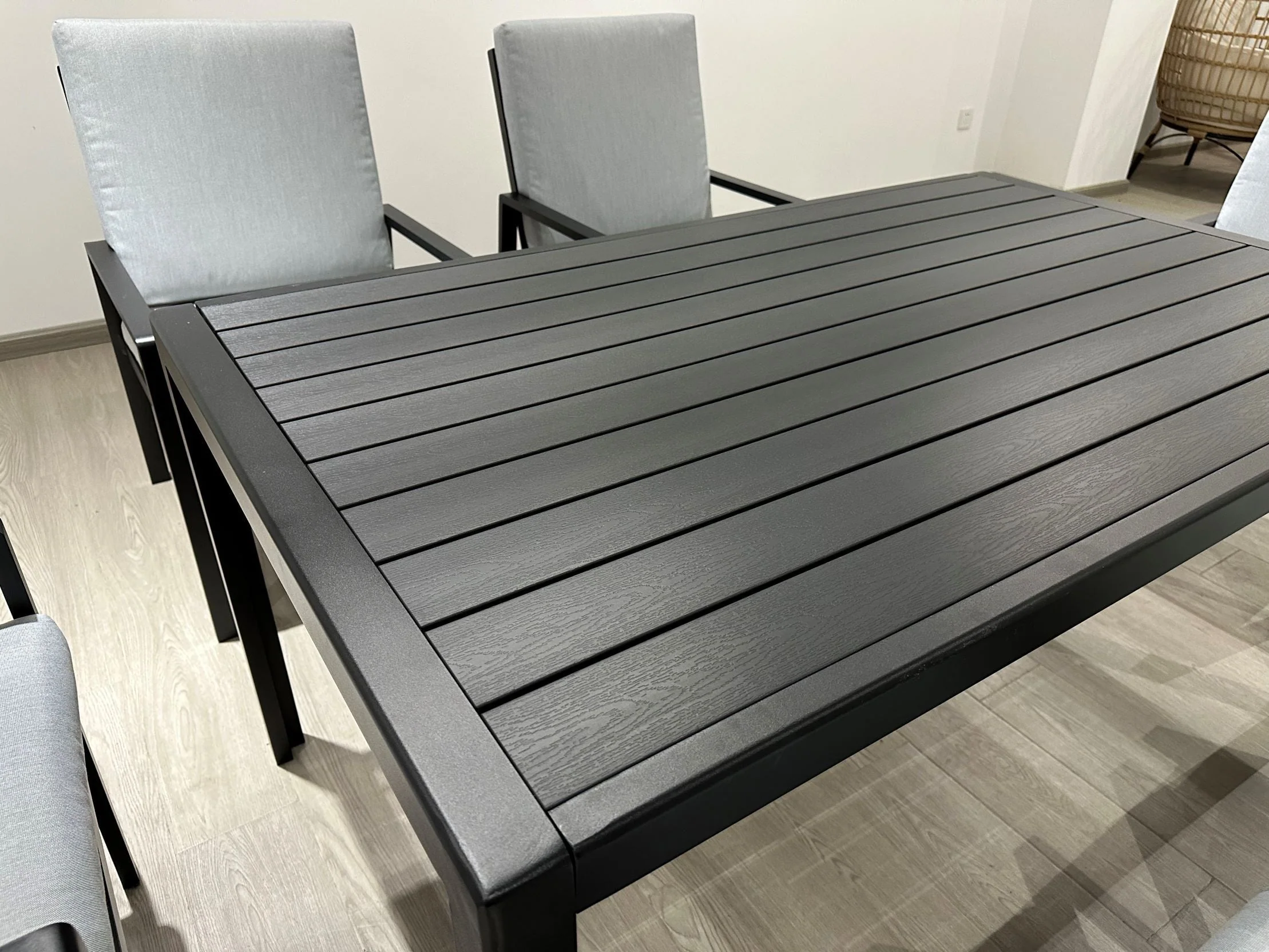 Modern Aluminium 6-Seater Garden Dining Set – Rust Proof & Weather Resistant – Black / Grey - Image 4