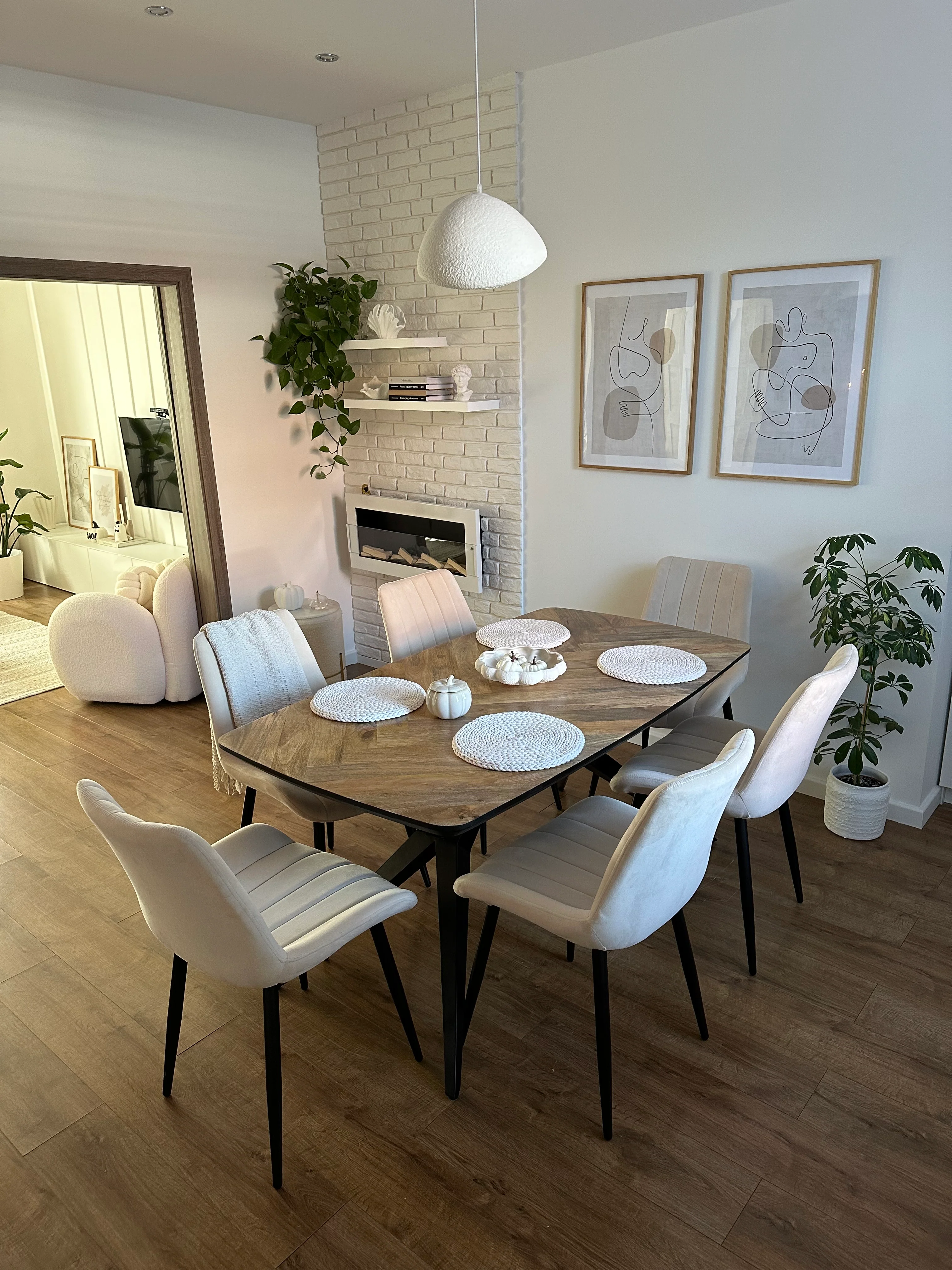 Solid Mango Wood Herringbone Curved Dining Table | Airloft Legs - 180cms - Image 3